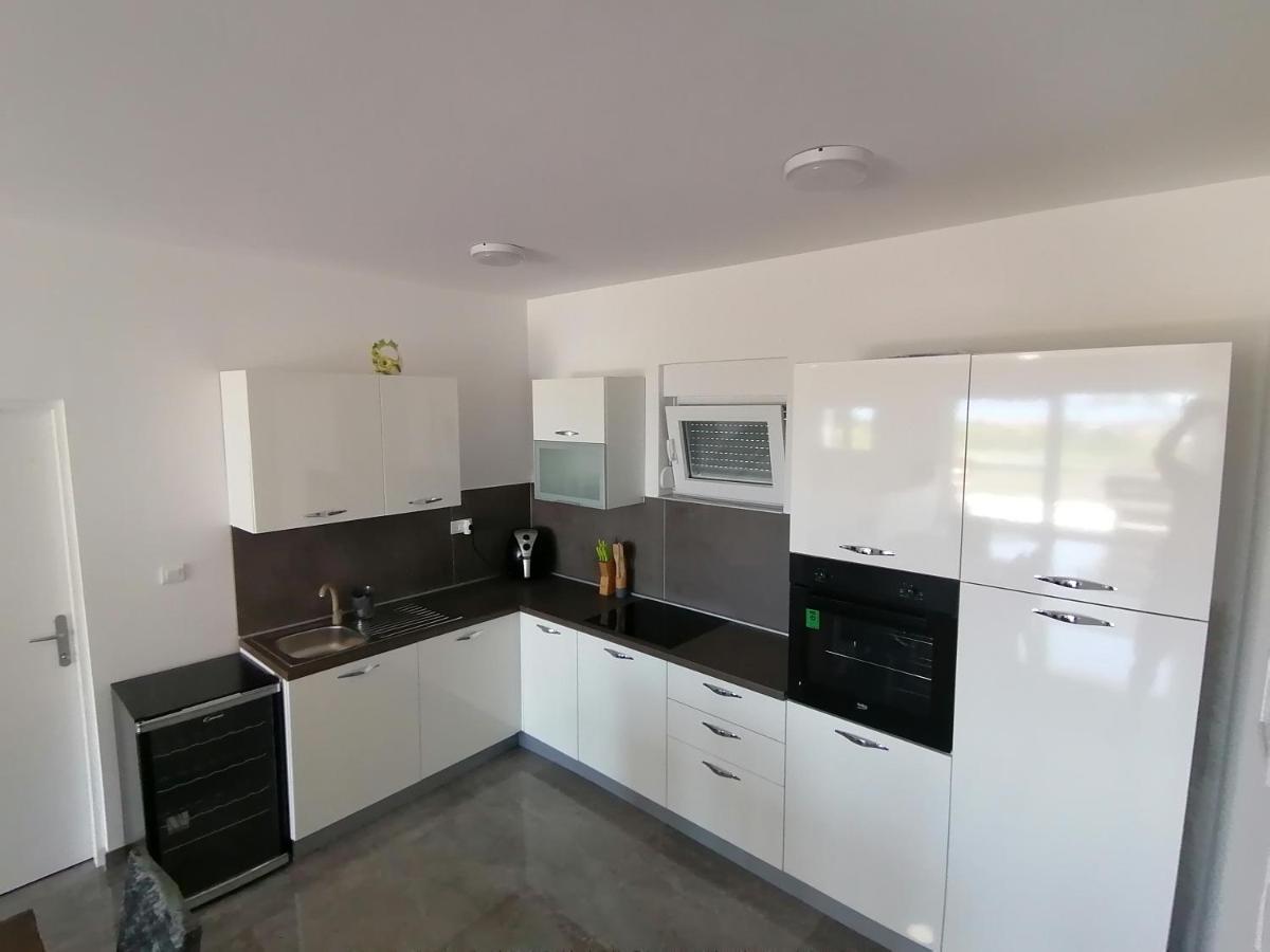 Villa Marta 3 Bedrooms, 2 Baths And Pool Kaštel Štafilić Esterno foto