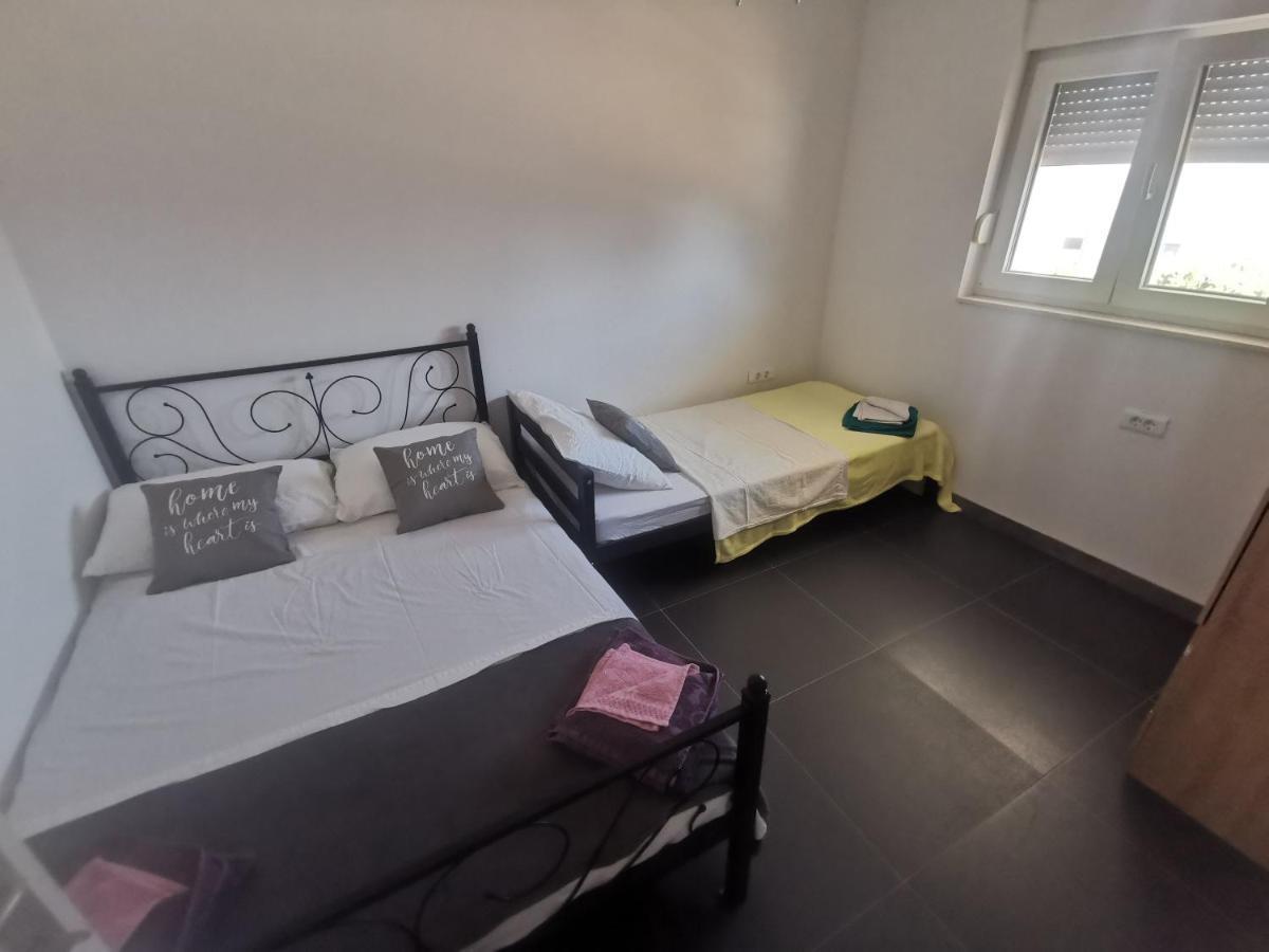 Villa Marta 3 Bedrooms, 2 Baths And Pool Kaštel Štafilić Esterno foto