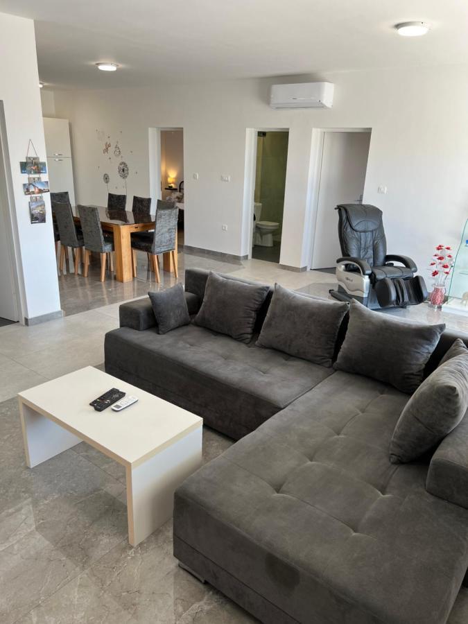 Villa Marta 3 Bedrooms, 2 Baths And Pool Kaštel Štafilić Esterno foto