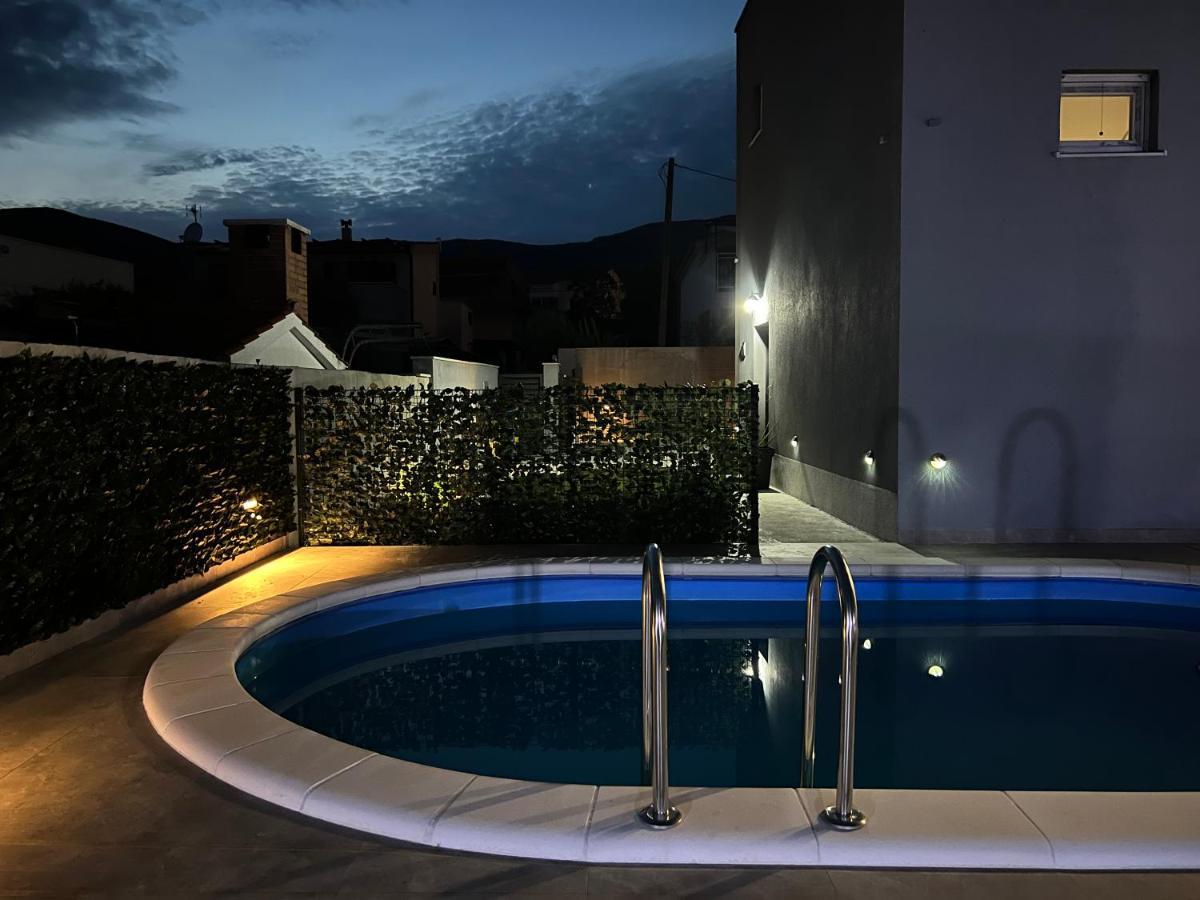 Villa Marta 3 Bedrooms, 2 Baths And Pool Kaštel Štafilić Esterno foto