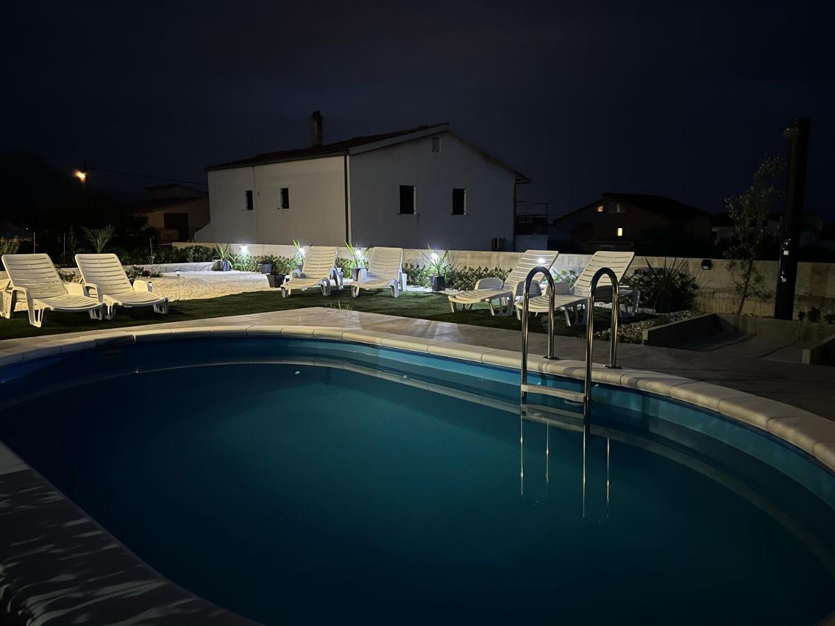 Villa Marta 3 Bedrooms, 2 Baths And Pool Kaštel Štafilić Esterno foto